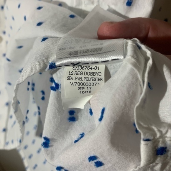 Old Navy Square Dot Button Down Shirt - Picture 6 of 11